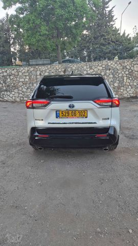 טויוטה RAV4