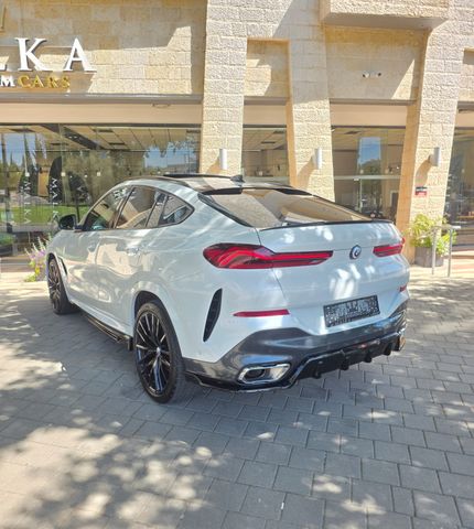 ב מ וו X6