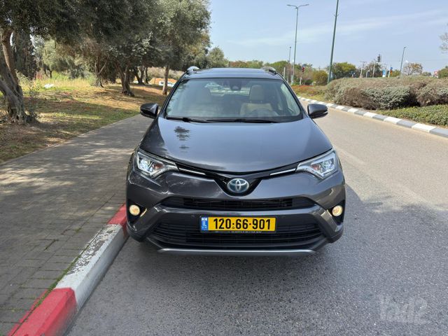 טויוטה RAV4