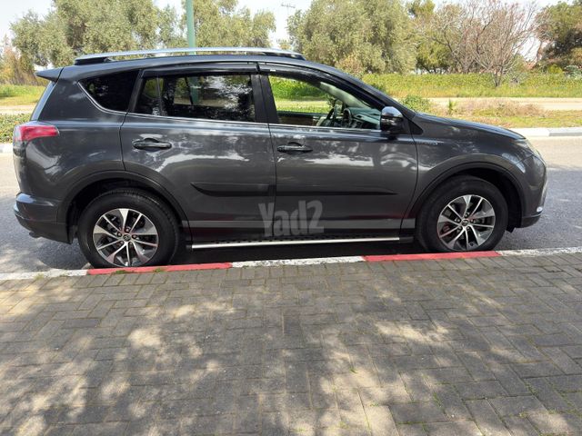 טויוטה RAV4