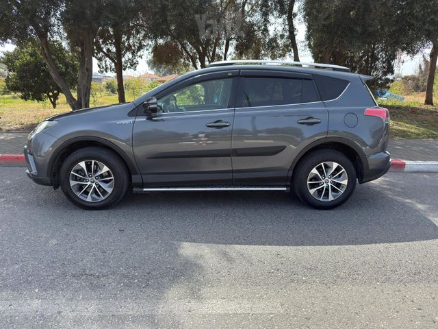 טויוטה RAV4