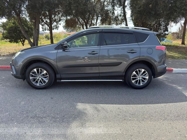טויוטה RAV4