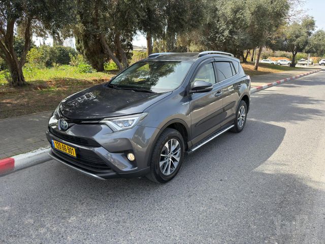 מודעת רכב טויוטה RAV4