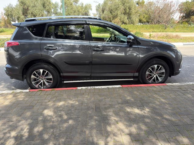 טויוטה RAV4