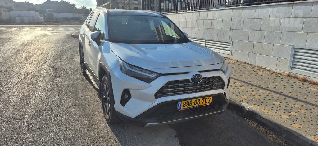 טויוטה RAV4