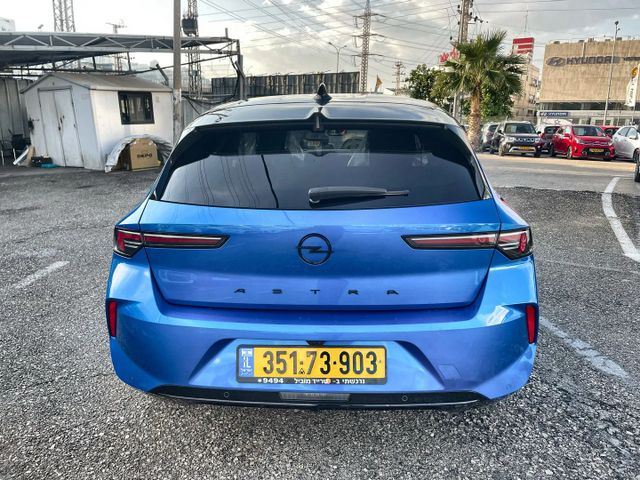 אופל אסטרה
