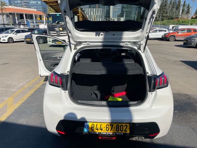פיג'ו 208
