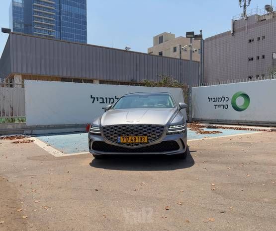 מודעת רכב ג'נסיס G80