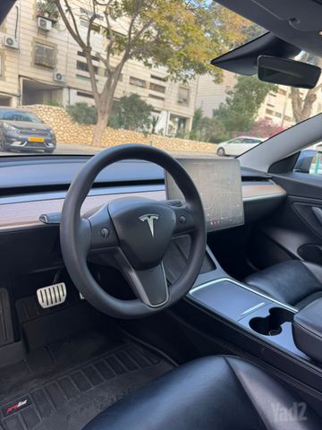 מודעת רכב טסלה מודל 3
