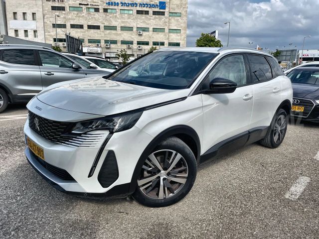 פיג'ו 3008