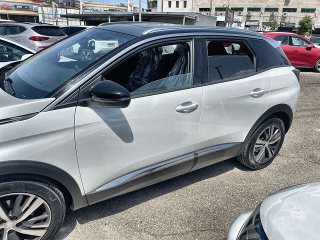 פיג'ו 3008