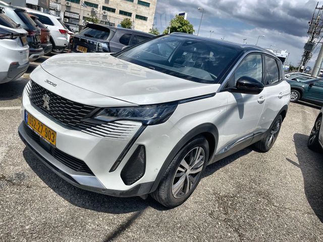 פיג'ו 3008