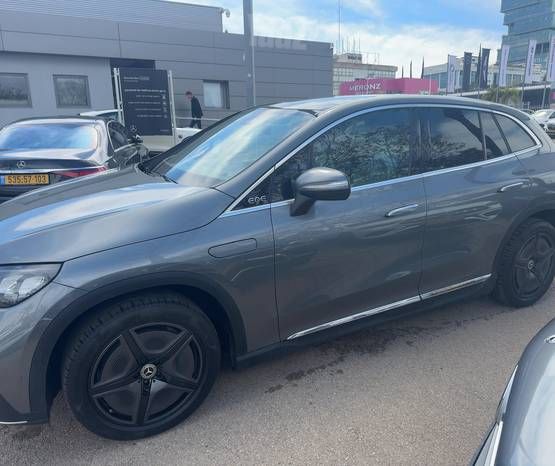 מרצדס-בנץ EQE SUV