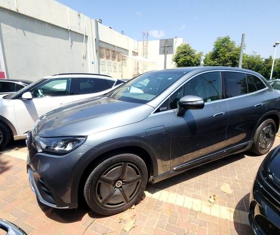מרצדס-בנץ EQE SUV
