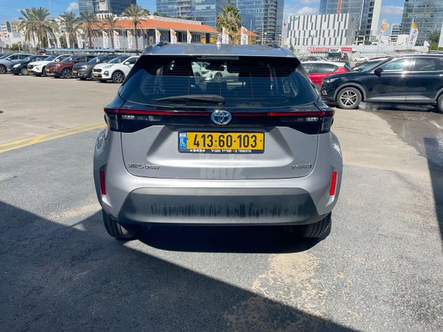 מודעת רכב טויוטה יאריס קרוס 2