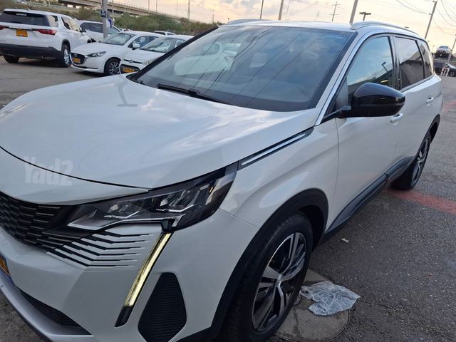 פיג'ו 5008