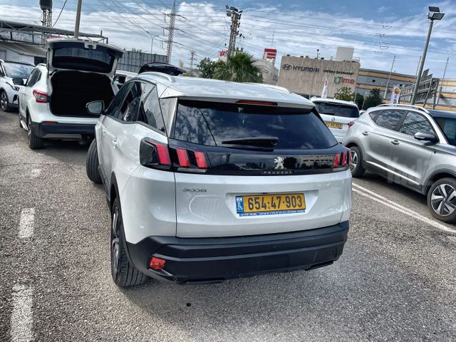 פיג'ו 3008