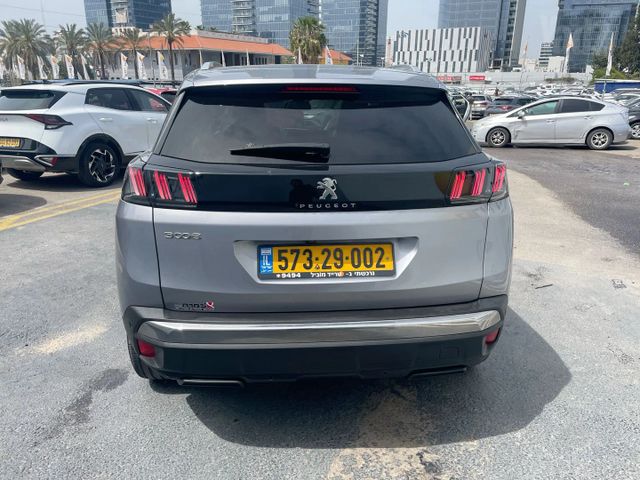 פיג'ו 3008