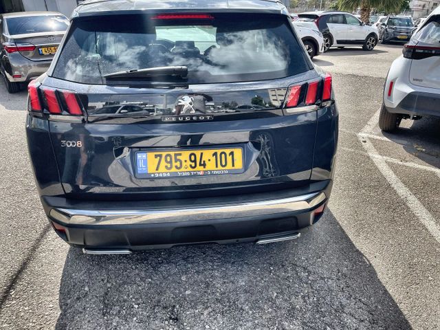 פיג'ו 3008