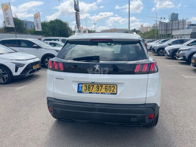 פיג'ו 3008