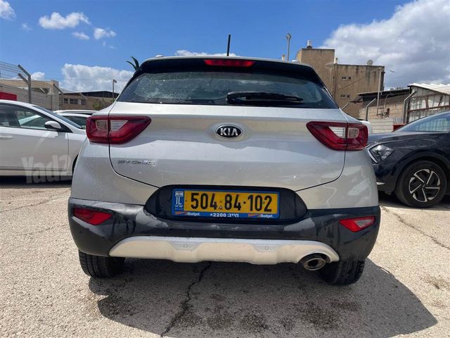 מודעת רכב קיה סטוניק 2