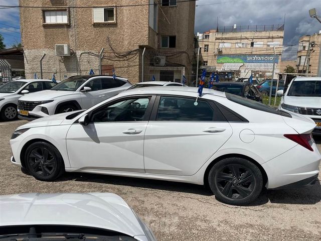 יונדאי אלנטרה