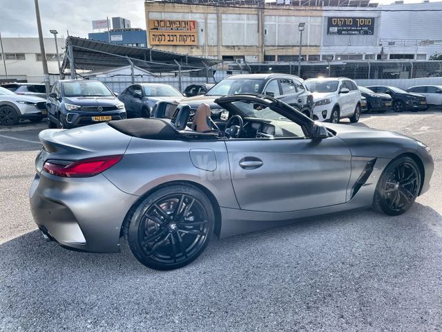 ב מ וו Z4