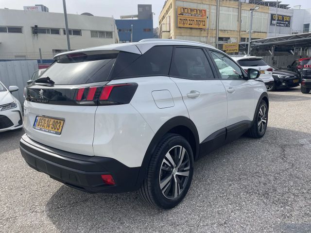 פיג'ו 3008