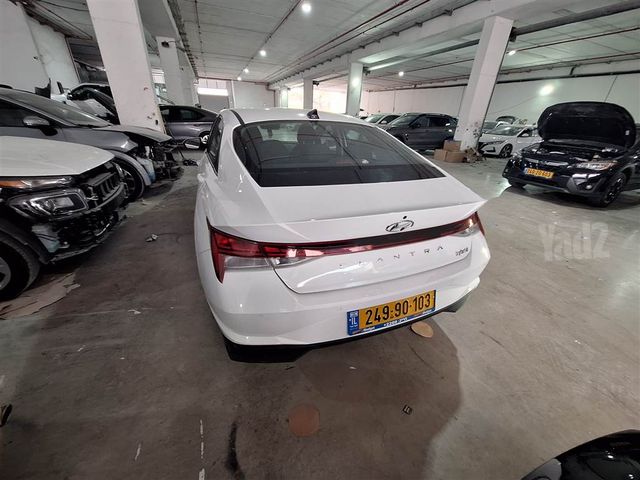 יונדאי אלנטרה