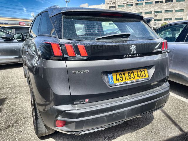 פיג'ו 3008