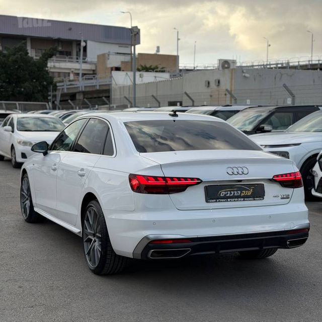 אאודי A4