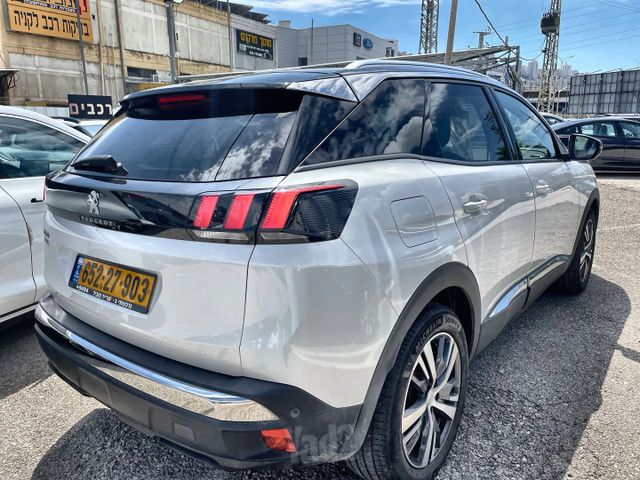 פיג'ו 3008