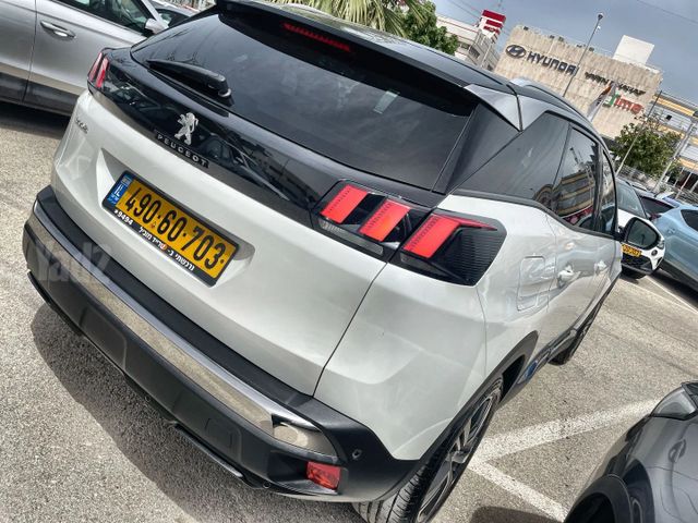 פיג'ו 3008
