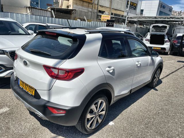 קיה סטוניק
