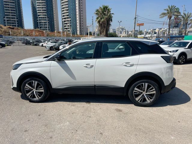 פיג'ו 3008