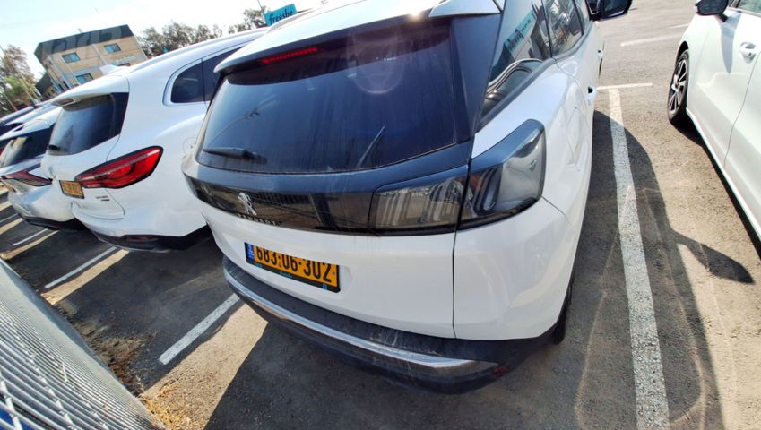 פיג'ו 3008