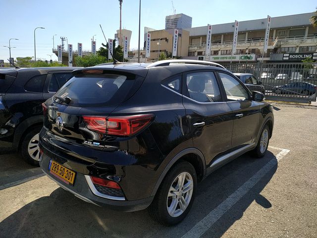 אם ג'י ZS