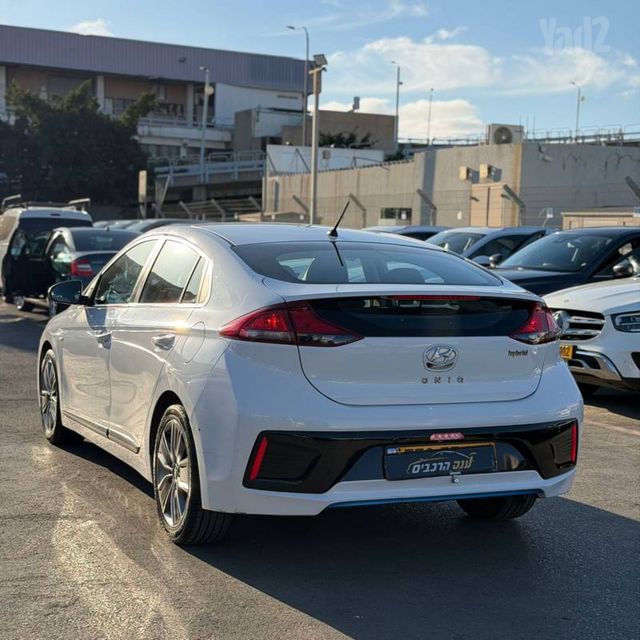 יונדאי איוניק