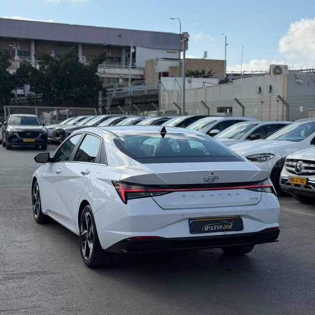 יונדאי אלנטרה