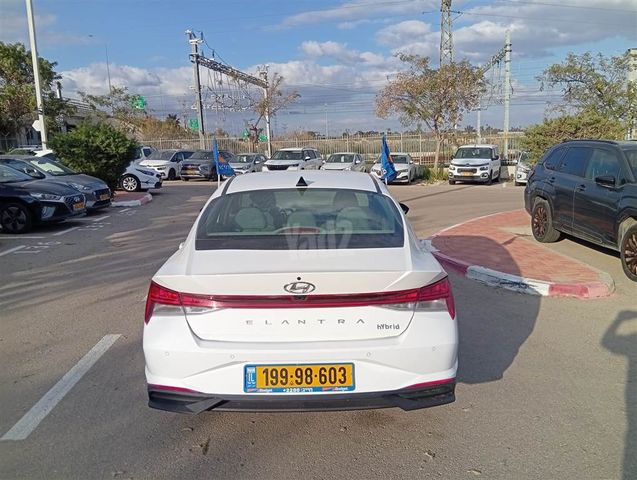יונדאי אלנטרה