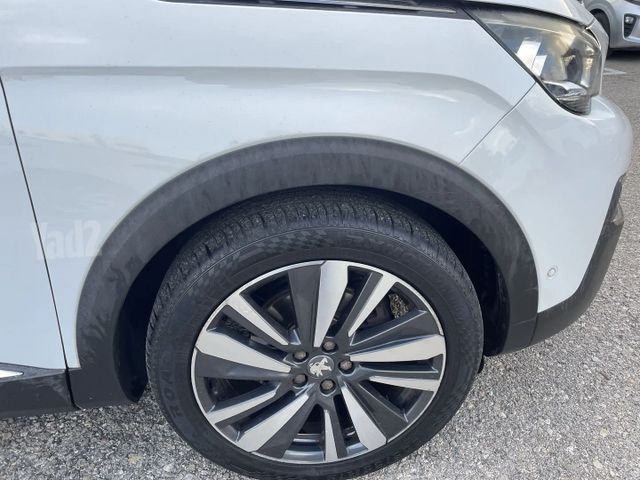 פיג'ו 3008