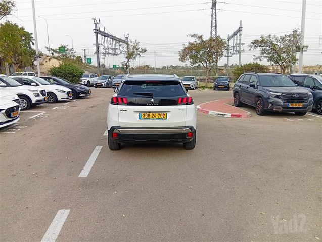 פיג'ו 3008