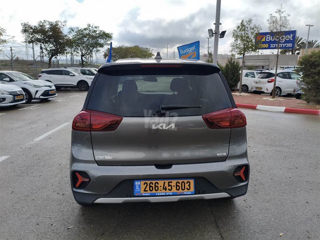 קיה נירו פלוס