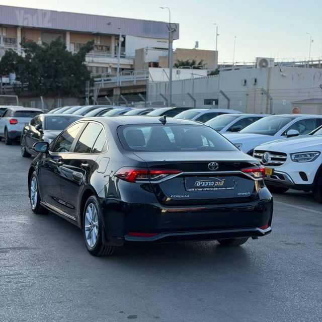 טויוטה קורולה