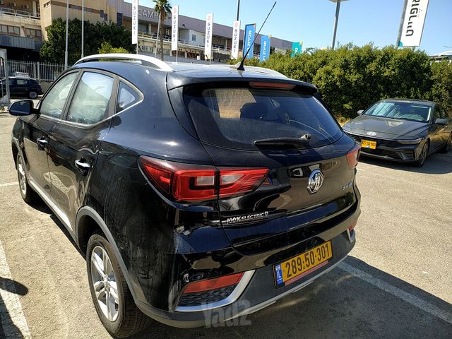 אם ג'י ZS