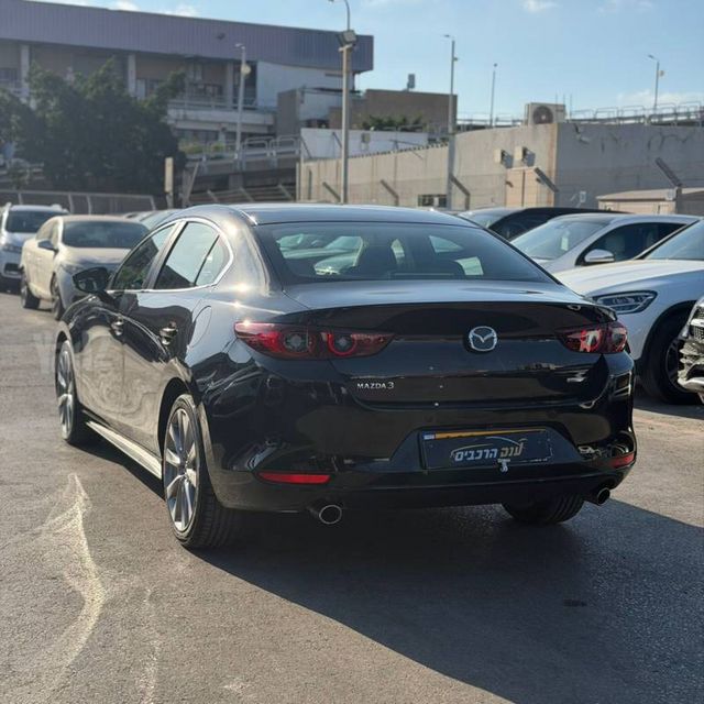 מאזדה 3