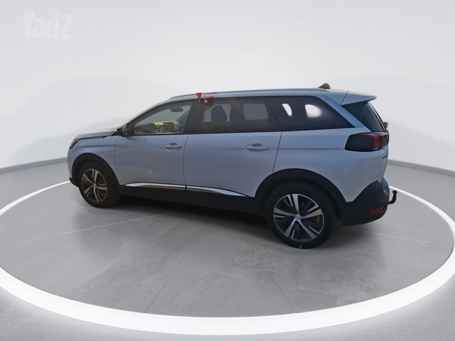 פיג'ו 5008