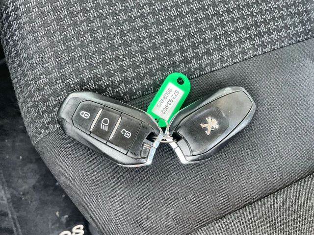 פיג'ו 3008