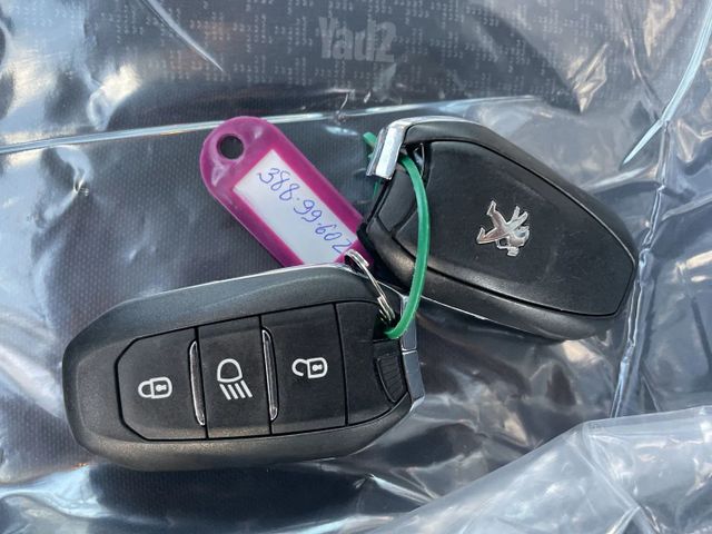 פיג'ו 3008