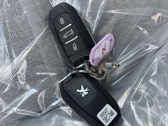 פיג'ו 3008